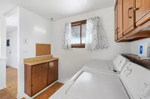 8765 S Beck Pl, Hometown, IL 60456 - Photo 12