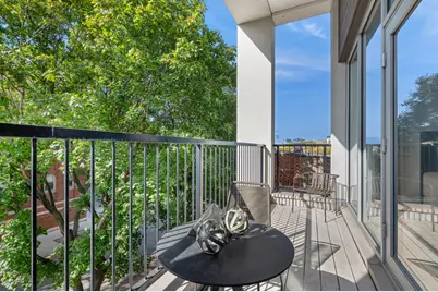 2237 N Hoyne Avenue #3N, Chicago, IL 60647 - Photo 8