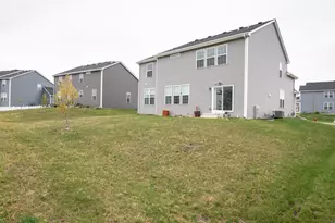 205 Tinana St, Oswego, IL 60543 - Photo 32