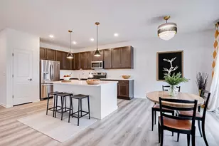 205 Tinana St, Oswego, IL 60543 - Photo 2