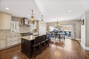 315 Bartram Rd, Riverside, IL 60546 - Photo 2