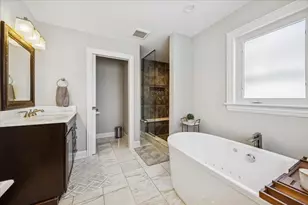 315 Bartram Rd, Riverside, IL 60546 - Photo 14