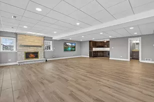 320 Boulder Dr, Lake in the Hills, IL 60156 - Photo 32