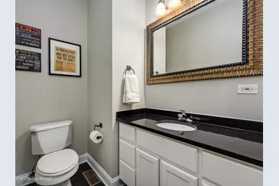 2512 W Thomas Street #1, Chicago, IL 60622 - Photo 10