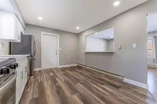 390 Oak Ave, Wood Dale, IL 60191 - Photo 4