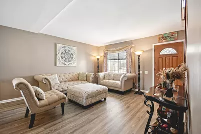 521 Ivory Lane, Bartlett, IL 60103 - Photo 2