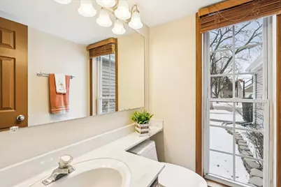 275 N Fiore Parkway, Vernon Hills, IL 60061 - Photo 24