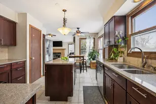 275 N Fiore Pkwy, Vernon Hills, IL 60061 - Photo 8