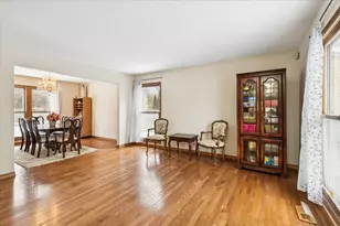 275 N Fiore Pkwy, Vernon Hills, IL 60061 - Photo 12