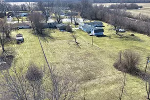 946 W Arlington Ln, Crete, IL 60417 - Photo 2