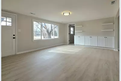 946 W Arlington Lane, Crete, IL 60417 - Photo 4