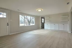 946 W Arlington Ln, Crete, IL 60417 - Photo 4