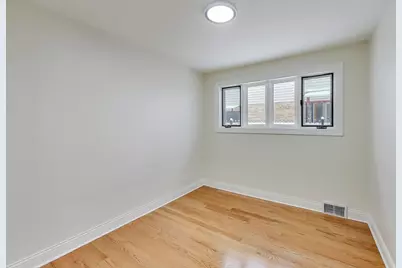 8628 Kimball Avenue, Skokie, IL 60076 - Photo 16