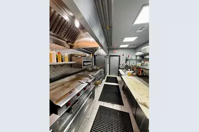 11 S Madison Street, Oswego, IL 60543 - Photo 8