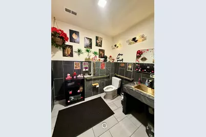 11 S Madison Street, Oswego, IL 60543 - Photo 14