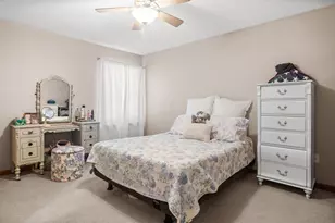 3805 S Pointe Dr, Dekalb, IL 60115 - Photo 18