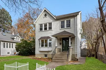 4721 N Kenton Avenue, Chicago, IL 60630 - Photo 2