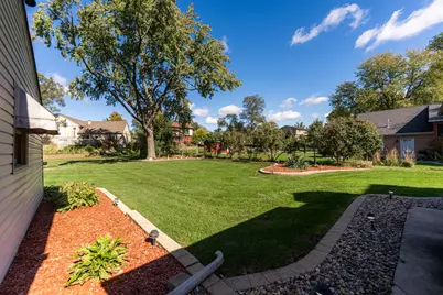 880 Bemis Road, Glen Ellyn, IL 60137 - Photo 40