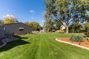 880 Bemis Rd, Glen Ellyn, IL 60137 - Photo 40