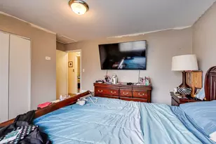 18010 Olympia Dr, Country Club Hills, IL 60478 - Photo 10