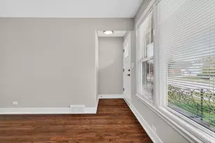 2601 W 98th Pl, Evergreen Park, IL 60805 - Photo 16