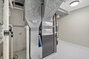 2601 W 98th Pl, Evergreen Park, IL 60805 - Photo 30