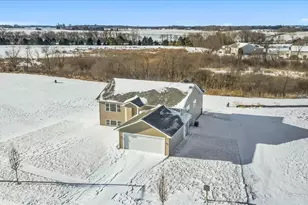 1514 Lilac Ln, Harvard, IL 60033 - Photo 2