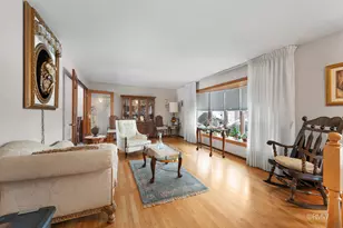 1306 W Byron Ave, Addison, IL 60101 - Photo 4