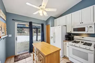 2492 Concord Ct, Montgomery, IL 60538 - Photo 12