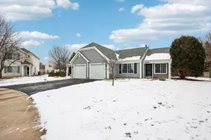 2492 Concord Ct, Montgomery, IL 60538 - Photo 2