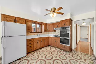 772 Memorial Dr, Calumet City, IL 60409 - Photo 8