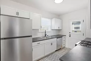 2350 38th St, Rock Island, IL 61201 - Photo 6