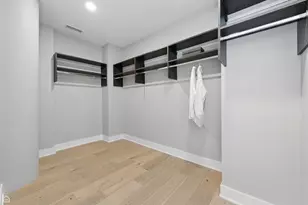 146 W Erie St, Chicago, IL 60654 - Photo 8