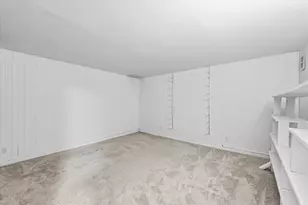 605 S James St, Champaign, IL 61821 - Photo 30