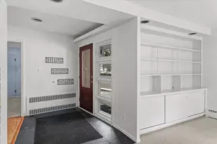 605 S James St, Champaign, IL 61821 - Photo 6