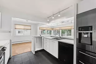 605 S James St, Champaign, IL 61821 - Photo 14