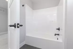 5303 Finlen Ln, Bloomington, IL 61705 - Photo 38