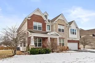 200 Redding Ct, Oswego, IL 60543 - Photo 2
