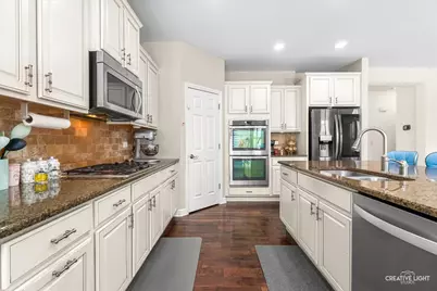 200 Redding Court, Oswego, IL 60543 - Photo 8