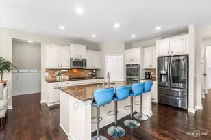 200 Redding Ct, Oswego, IL 60543 - Photo 8