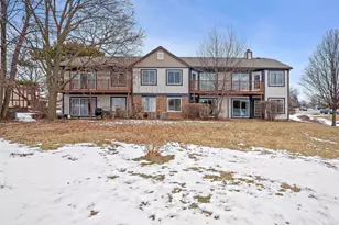 429 Sandhurst Cir, Glen Ellyn, IL 60137 - Photo 18