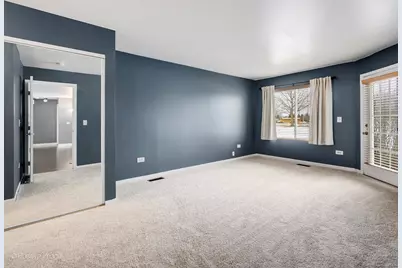 429 Sandhurst Circle #1, Glen Ellyn, IL 60137 - Photo 12