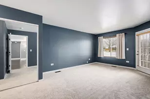 429 Sandhurst Cir, Glen Ellyn, IL 60137 - Photo 12