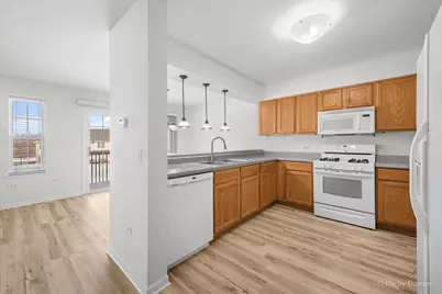 [Address not provided], Crystal Lake, IL 60012 - Photo 6