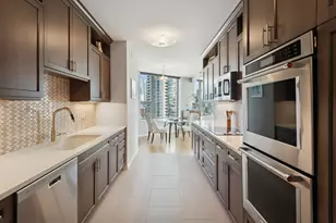 501 N Clinton St, Chicago, IL 60654 - Photo 14