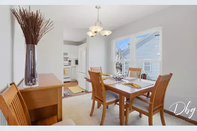 7 E Dahlia Lane, Round Lake Beach, IL 60073 - Photo 10