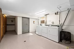 5323 N Delphia Ave, Chicago, IL 60656 - Photo 20