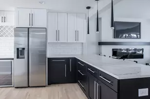 210 N Russel St, Mount Prospect, IL 60056 - Photo 4