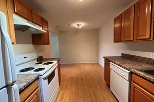 1350 Brook St, Saint Charles, IL 60174 - Photo 4