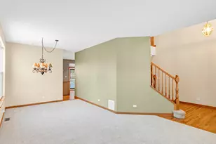 15 S Conway Ct, South Elgin, IL 60177 - Photo 8